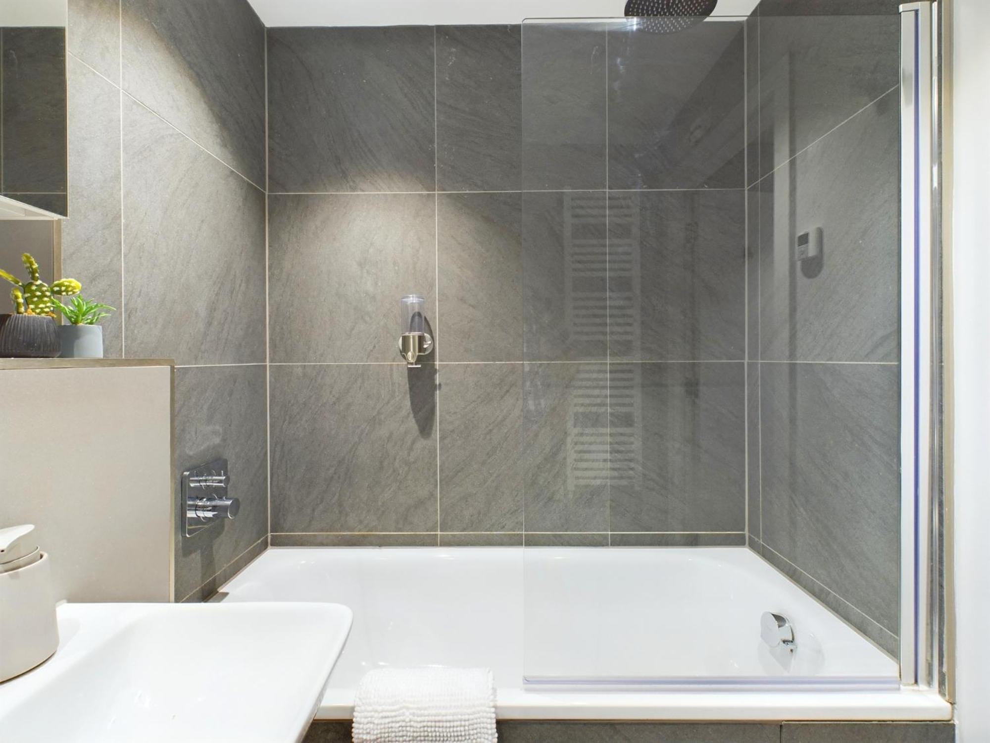 Wild Roses Serviced Apartments - Lake District Backbarrow Zewnętrze zdjęcie
